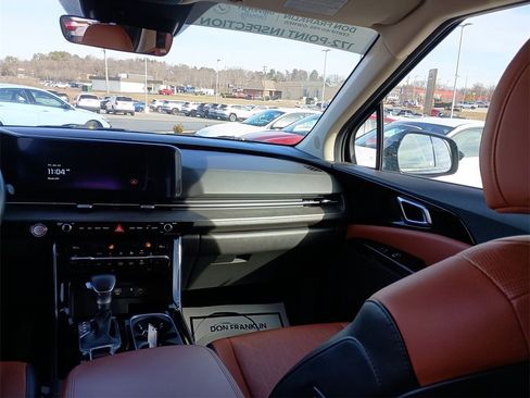 Certified 2024 Kia Carnival SX image 11