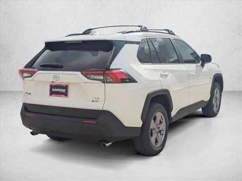 Used 2025 Toyota RAV4 LE AWD/4WD image 2