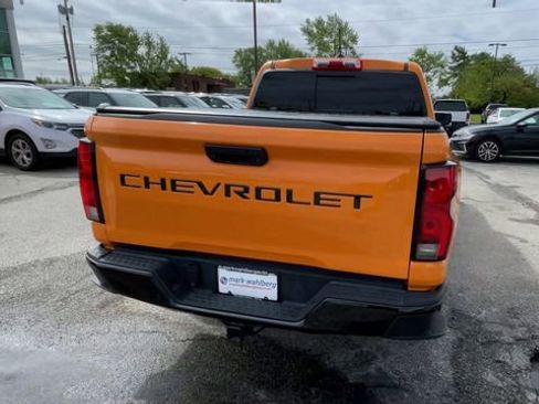 Used 2025 Chevrolet Colorado Z71 w/ Technology Package AWD/4WD image 9