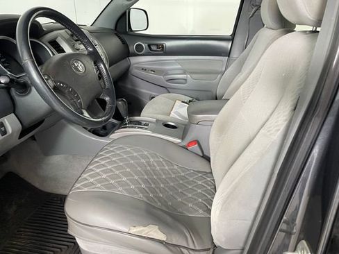 Used 2010 Toyota Tacoma 4x4 Double Cab image 2