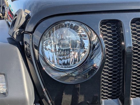 Used 2023 Jeep Wrangler Sport S image 9