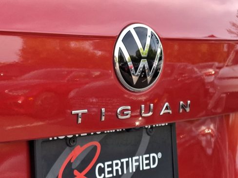 Used 2022 Volkswagen Tiguan SE AWD/4WD image 30