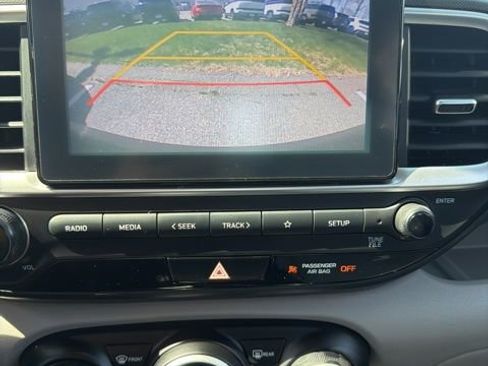 Used 2021 Hyundai Venue SEL w/ Cargo Package image 16