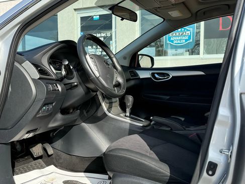 Used 2015 Nissan Sentra SV w/ Style Package image 9