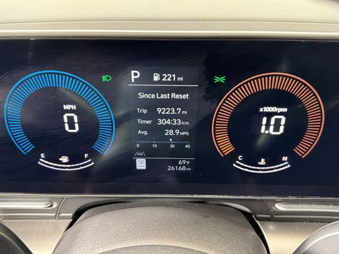 Used 2025 Hyundai Kona SEL FWD image 17