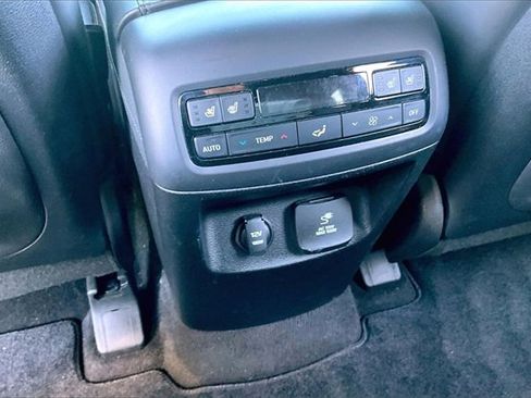 Used 2022 Hyundai Palisade Calligraphy image 10