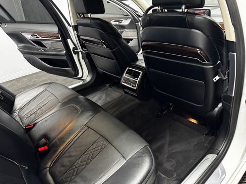 Used 2021 BMW 750i xDrive image 51