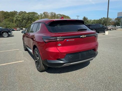 New 2025 Chevrolet Equinox EV LT image 7