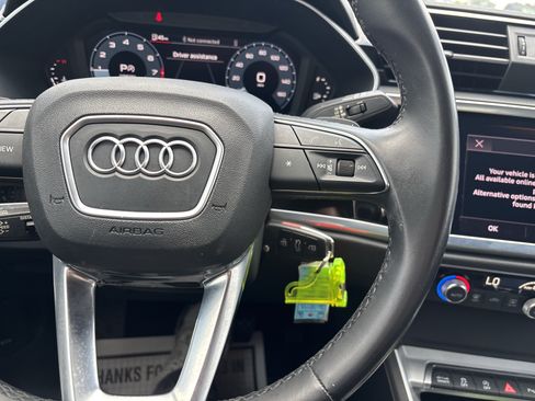 Used 2022 Audi Q3 2.0T Premium Plus w/ Premium Plus Package AWD/4WD image 34
