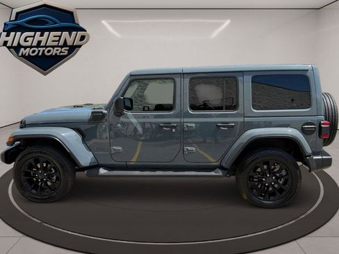 Used 2025 Jeep Wrangler Unlimited Sahara AWD/4WD image 3