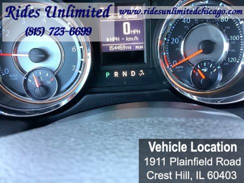 Used 2014 Chrysler Town & Country Touring FWD image 27