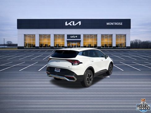 Certified 2025 Kia Sportage LX AWD/4WD image 5
