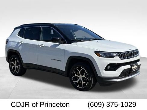 Used 2024 Jeep Compass Limited AWD/4WD image 1