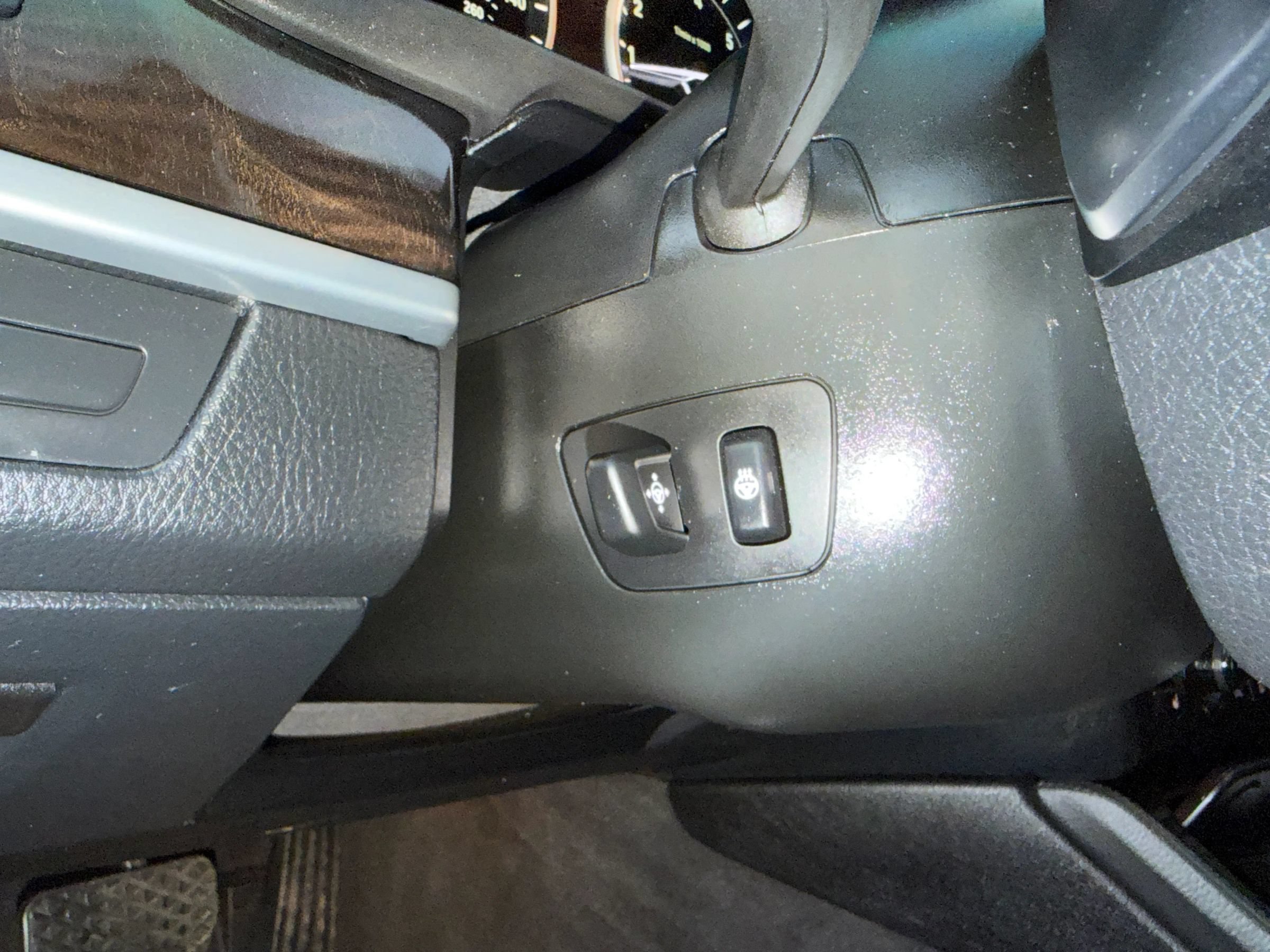 Used 2014 BMW 550i xDrive Sedan AWD/4WD image 12