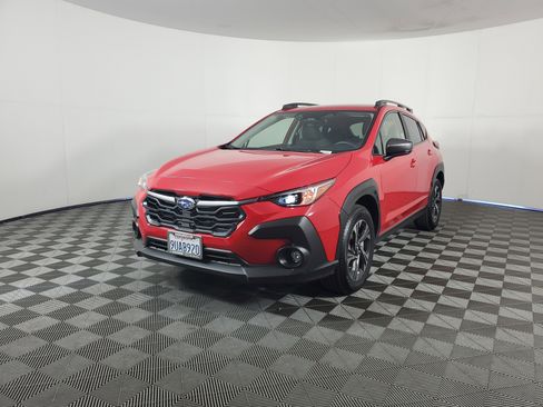 Used 2025 Subaru Crosstrek 2.0i Premium image 8