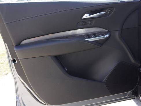 Used 2025 Cadillac XT4 Premium Luxury image 21