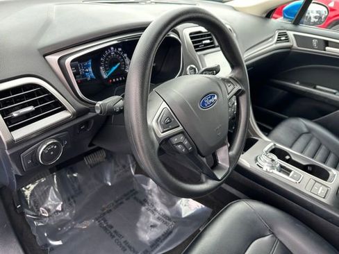 Used 2020 Ford Fusion SE image 19