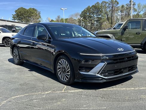 Used 2024 Hyundai Sonata Limited image 2