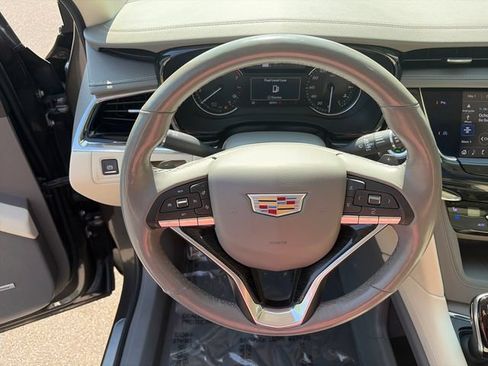 Used 2020 Cadillac XT6 Premium Luxury FWD image 33