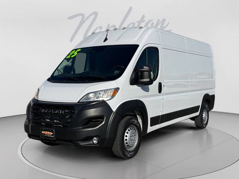 Used 2025 RAM ProMaster 2500 w/ Convenience Group FWD image 1