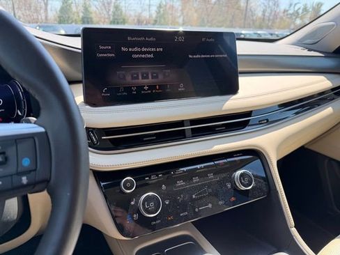 Used 2025 INFINITI QX60 Luxe image 16