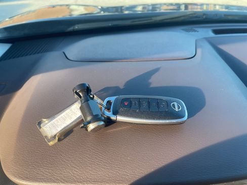 Used 2023 Nissan Rogue S image 22