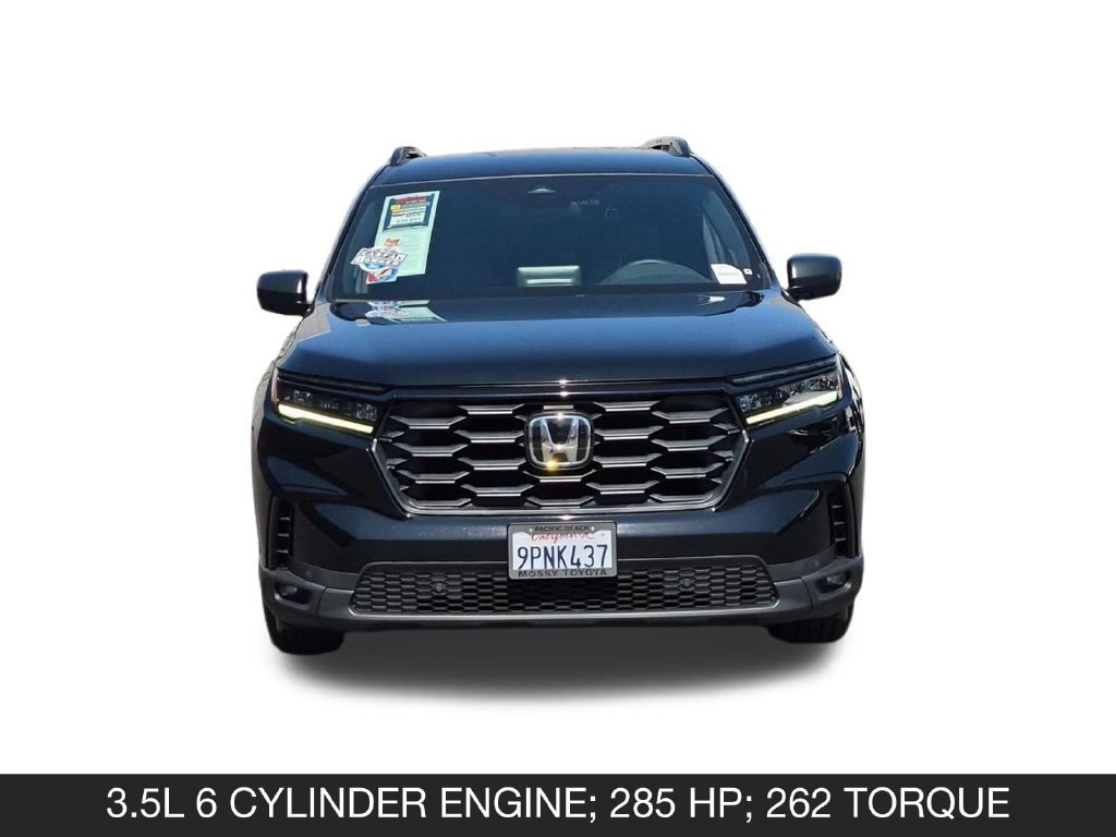 Used 2025 Honda Pilot Sport image 4