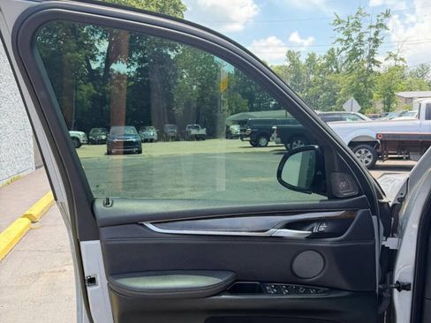 Used 2017 BMW X5 xDrive40e AWD/4WD image 13