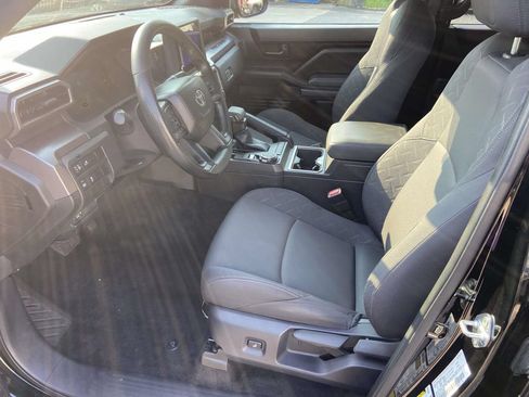Used 2024 Toyota Tacoma SR5 AWD/4WD image 17