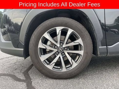 Used 2025 Toyota Corolla Cross XLE AWD/4WD image 9