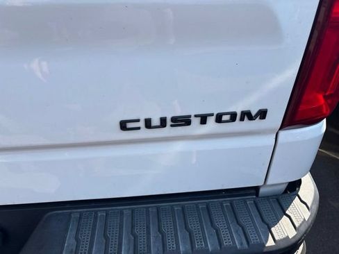 Used 2021 Chevrolet Silverado 1500 Custom Trail Boss AWD/4WD image 19
