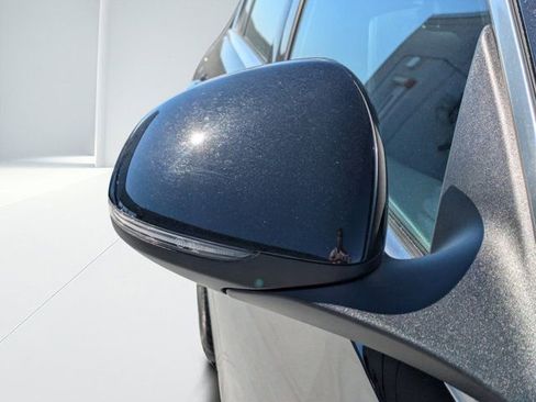 Used 2025 Mercedes-Benz C 300 Sedan image 10