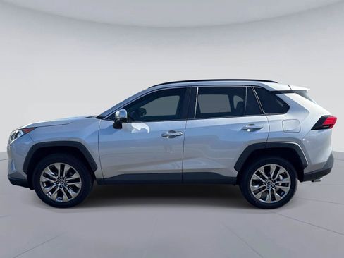 Used 2020 Toyota RAV4 Limited FWD image 7