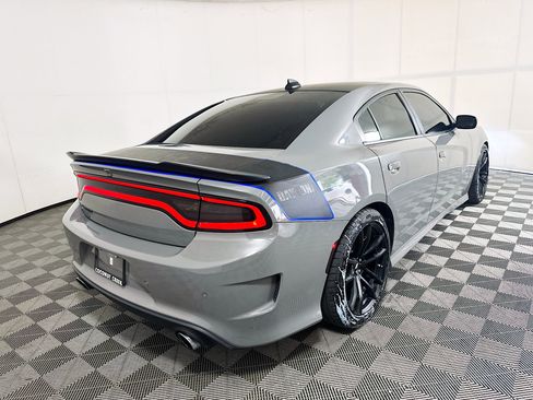 Used 2019 Dodge Charger Scat Pack w/ Daytona Edition Group RWD image 3
