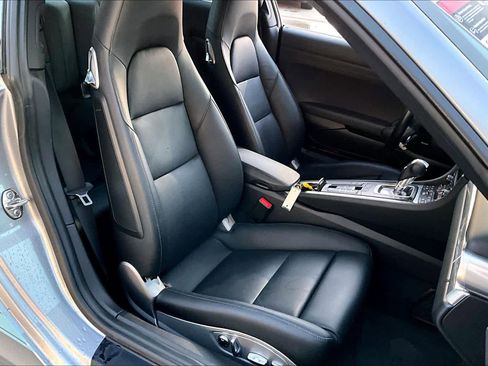 Used 2018 Porsche 911 Carrera image 7