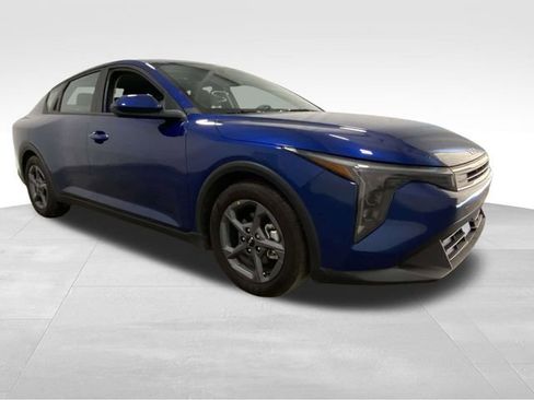 Used 2025 Kia K4 LXS image 5