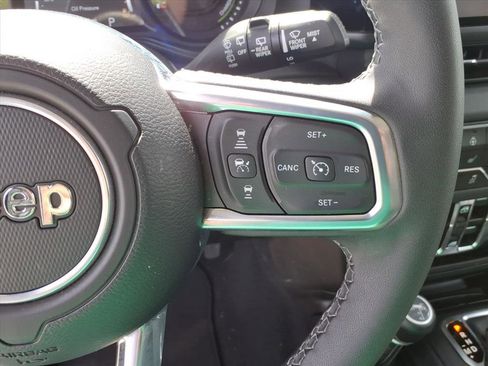 Used 2025 Jeep Wrangler Unlimited Sahara AWD/4WD image 23