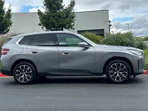 Used 2025 BMW X3 xDrive30 image 3