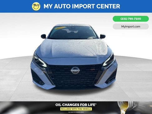 Used 2023 Nissan Altima 2.0 SR image 2