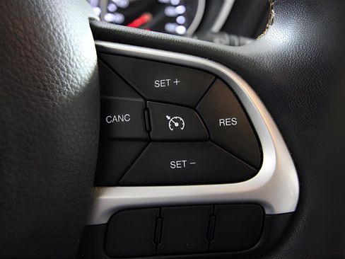 Used 2021 Jeep Compass Latitude image 22