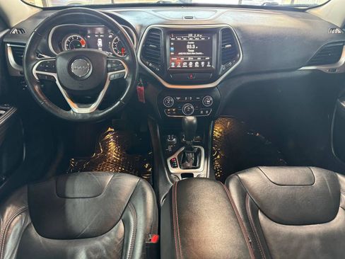 Used 2016 Jeep Cherokee Trailhawk w/ Leather Interior Group AWD/4WD image 29