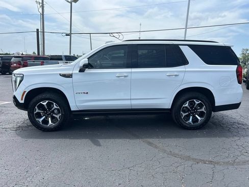 Used 2025 GMC Yukon AT4 w/ AT4 Premium Plus Package AWD/4WD image 8