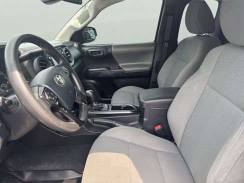 Used 2018 Toyota Tacoma SR w/ SR Convenience Package AWD/4WD image 11