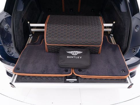 Used 2023 Bentley Bentayga Extended Wheelbase AWD/4WD image 46