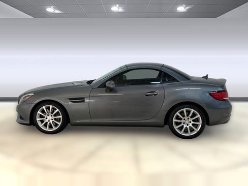 Used 2017 Mercedes-Benz SLC 300 image 2