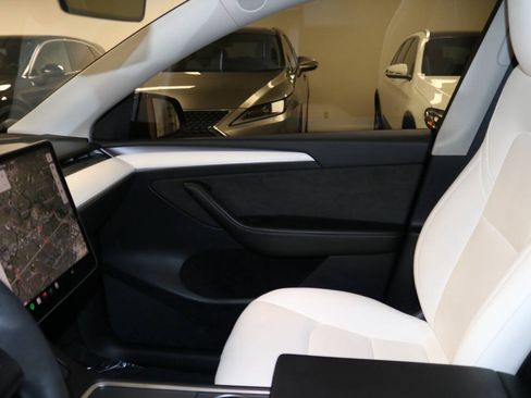 Used 2023 Tesla Model Y Long Range AWD/4WD image 68