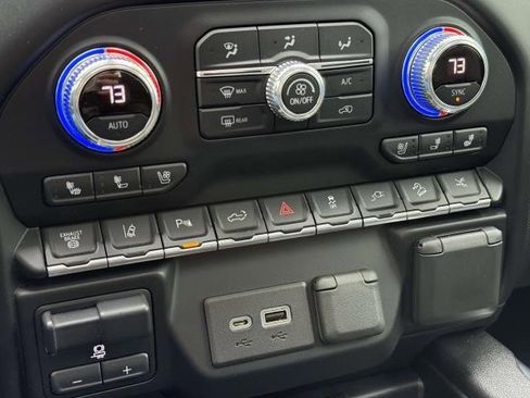 Used 2022 GMC Sierra 2500 Denali w/ Denali Black Diamond Edition image 31