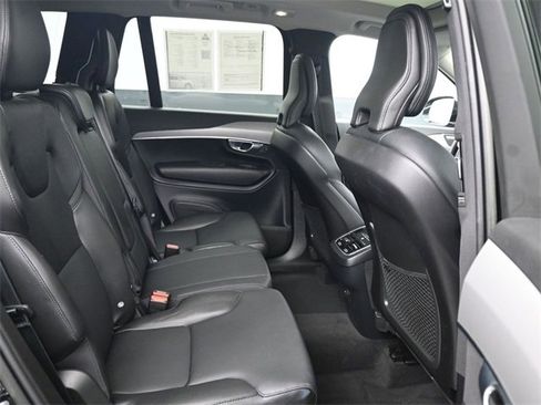 Used 2023 Volvo XC90 B5 Core image 12