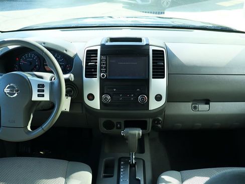 Used 2019 Nissan Frontier SV image 32