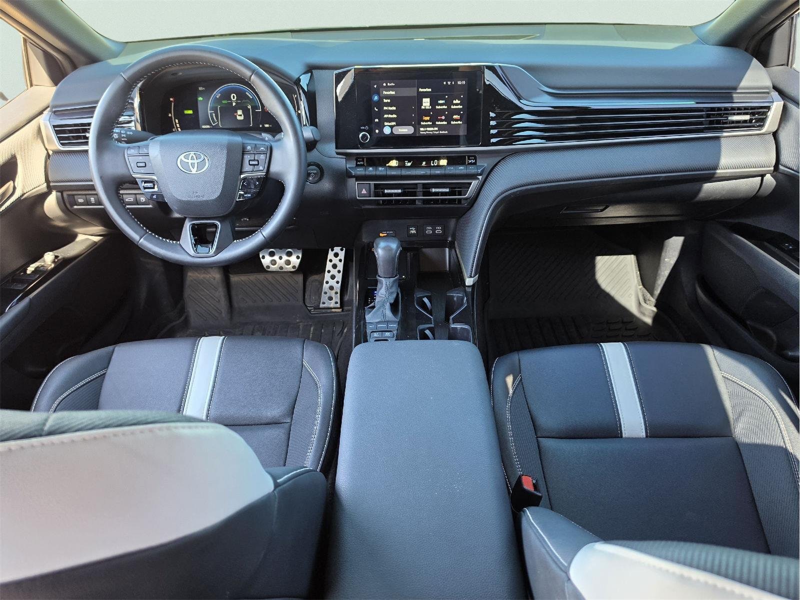 Used 2025 Toyota Camry SE FWD image 10